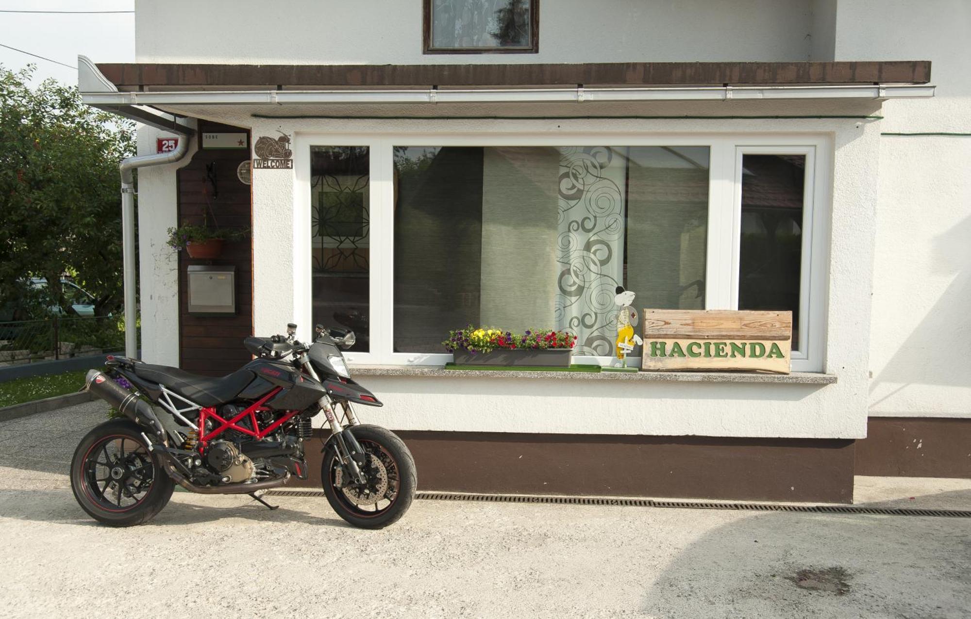 Hacienda Bled Rooms Екстер'єр фото